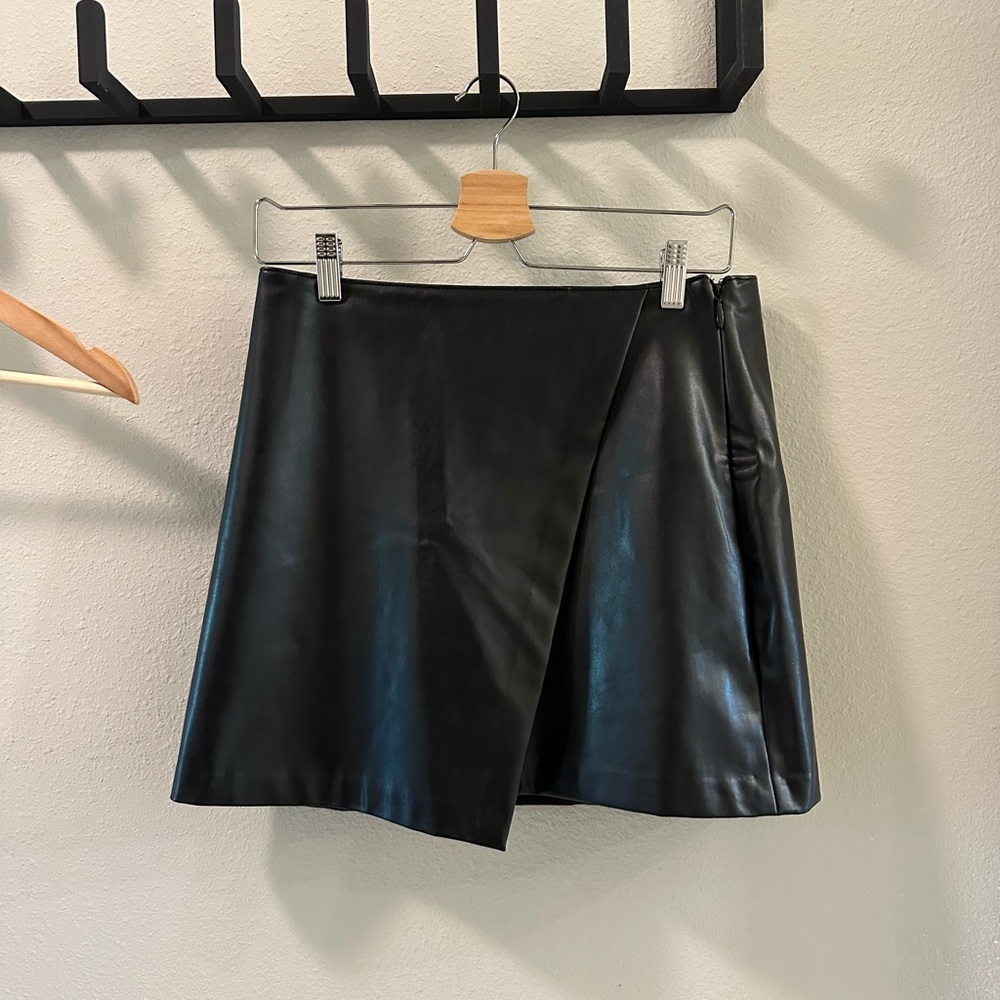 Abercrombie & Fitch Black Mini Skort